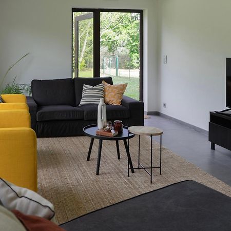 Au Petit Canteleu - Bed & Breakfast Beloeil ภายนอก รูปภาพ