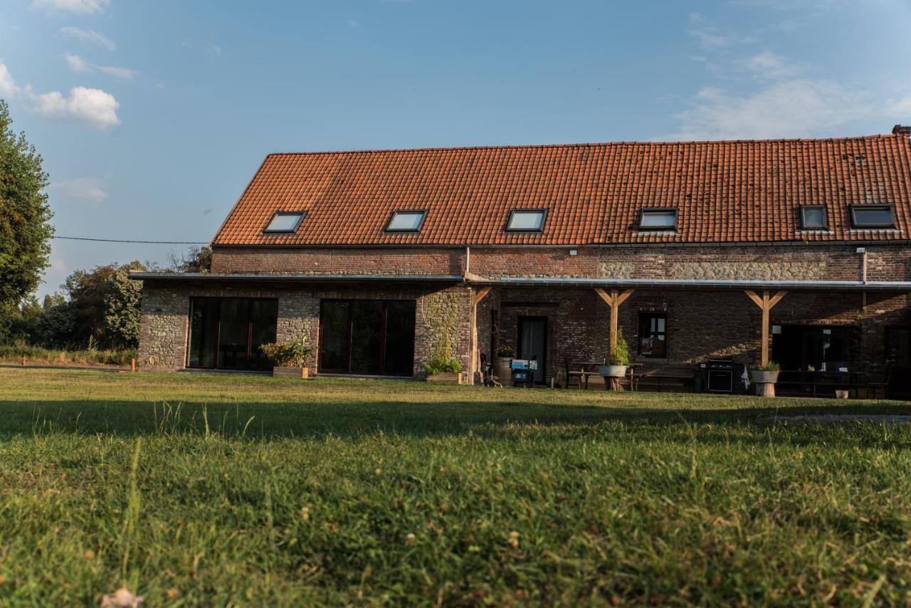 Au Petit Canteleu - Bed & Breakfast Beloeil ภายนอก รูปภาพ