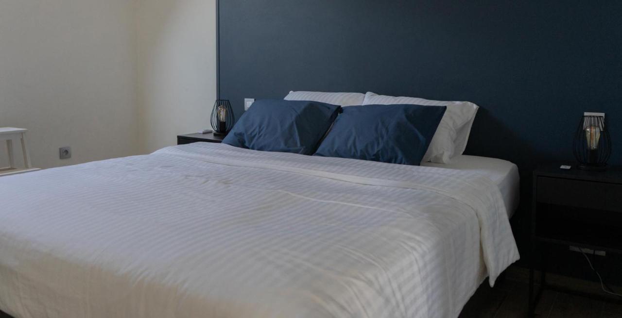 Au Petit Canteleu - Bed & Breakfast Beloeil ภายนอก รูปภาพ