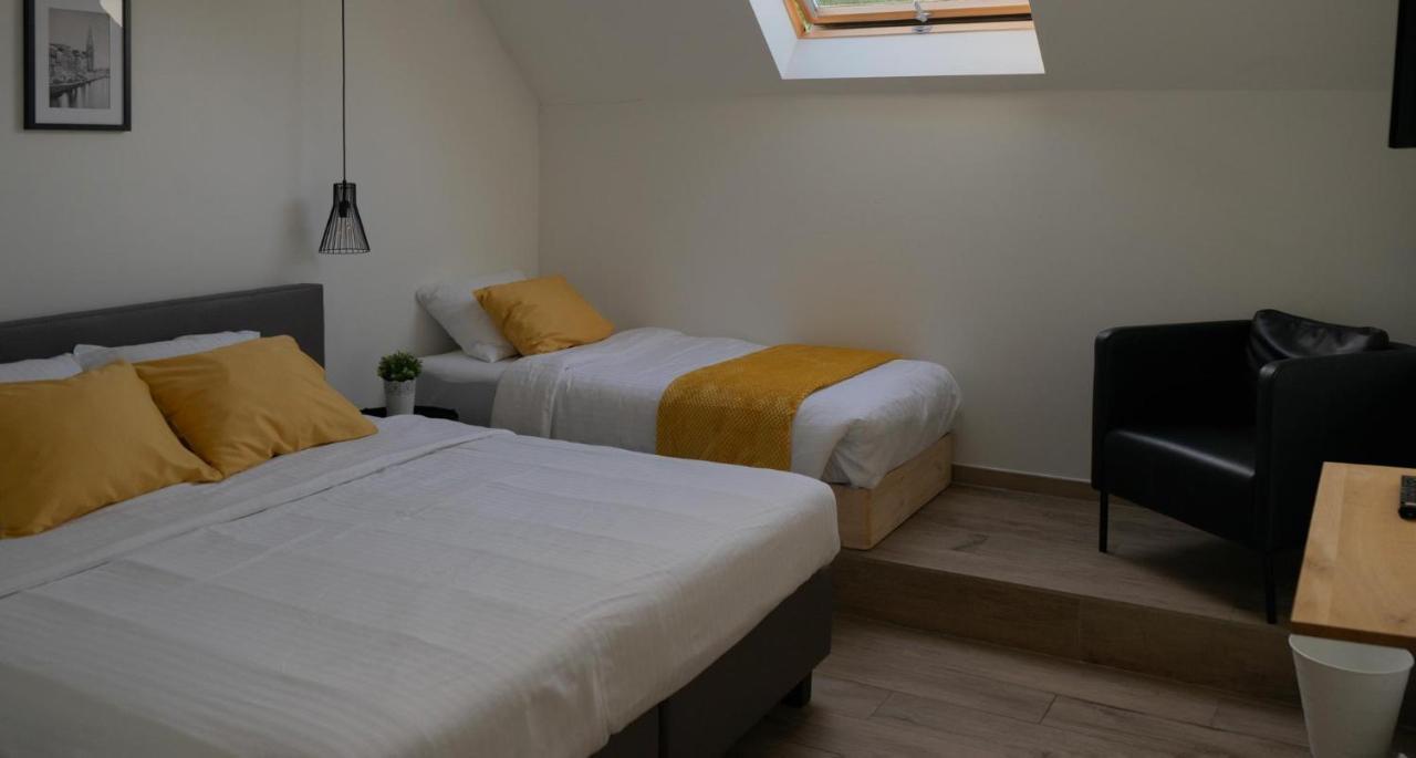 Au Petit Canteleu - Bed & Breakfast Beloeil ภายนอก รูปภาพ