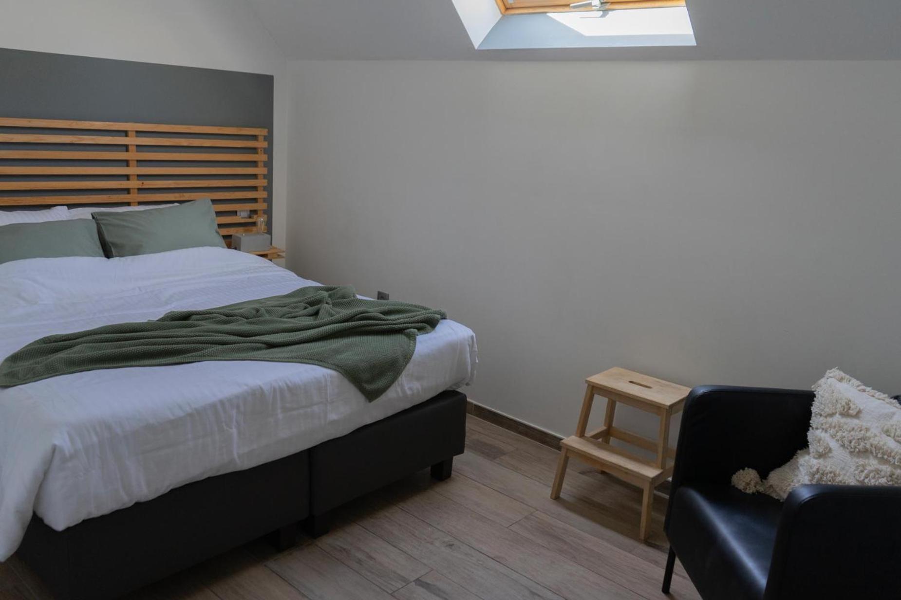Au Petit Canteleu - Bed & Breakfast Beloeil ภายนอก รูปภาพ