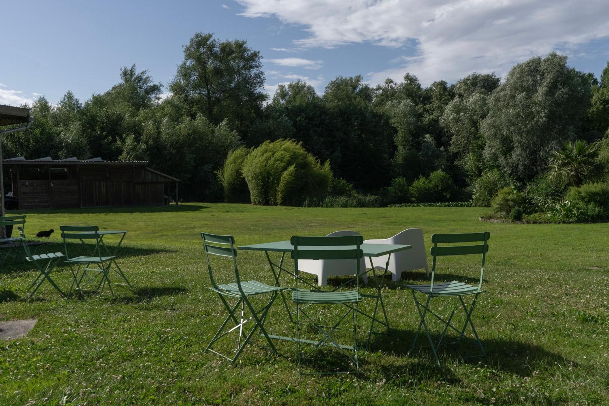 Au Petit Canteleu - Bed & Breakfast Beloeil ภายนอก รูปภาพ